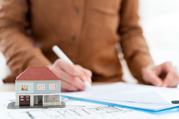 Qcm pour la certification de diagnostiqueur immobilier : réussissez!